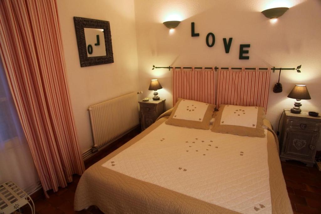 Mas De Valiguiere Hotel Saze  Phòng bức ảnh