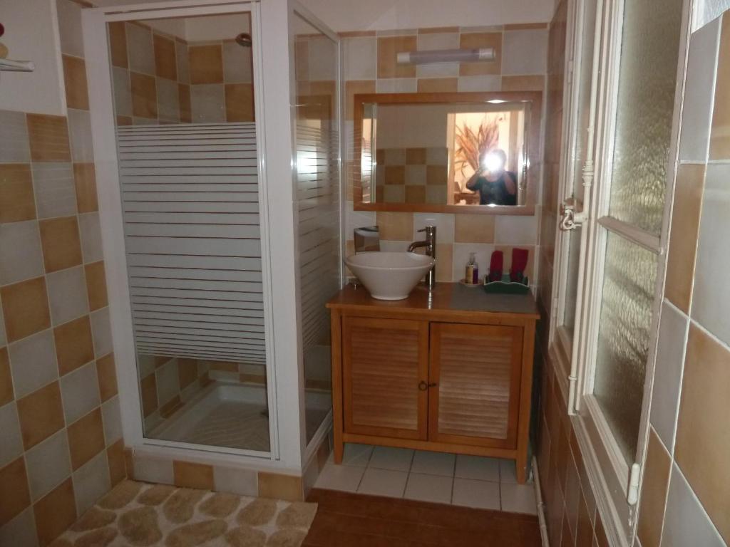 Mas De Valiguiere Hotel Saze  Phòng bức ảnh